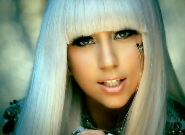 3956_LadyGaga_PokerFace_ev5.jpg,  bytes